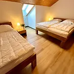 Appartement Almglueck Mit Pool Und Sauna, Direkt Am Skilift Missen-Wilhams